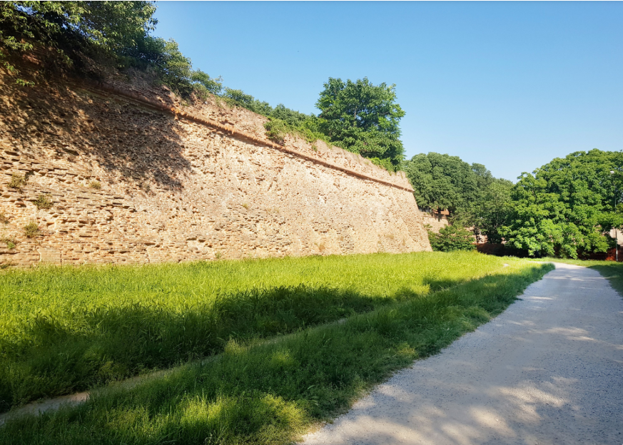 sottomura casa nei pressi di "casa dell'ortolano"