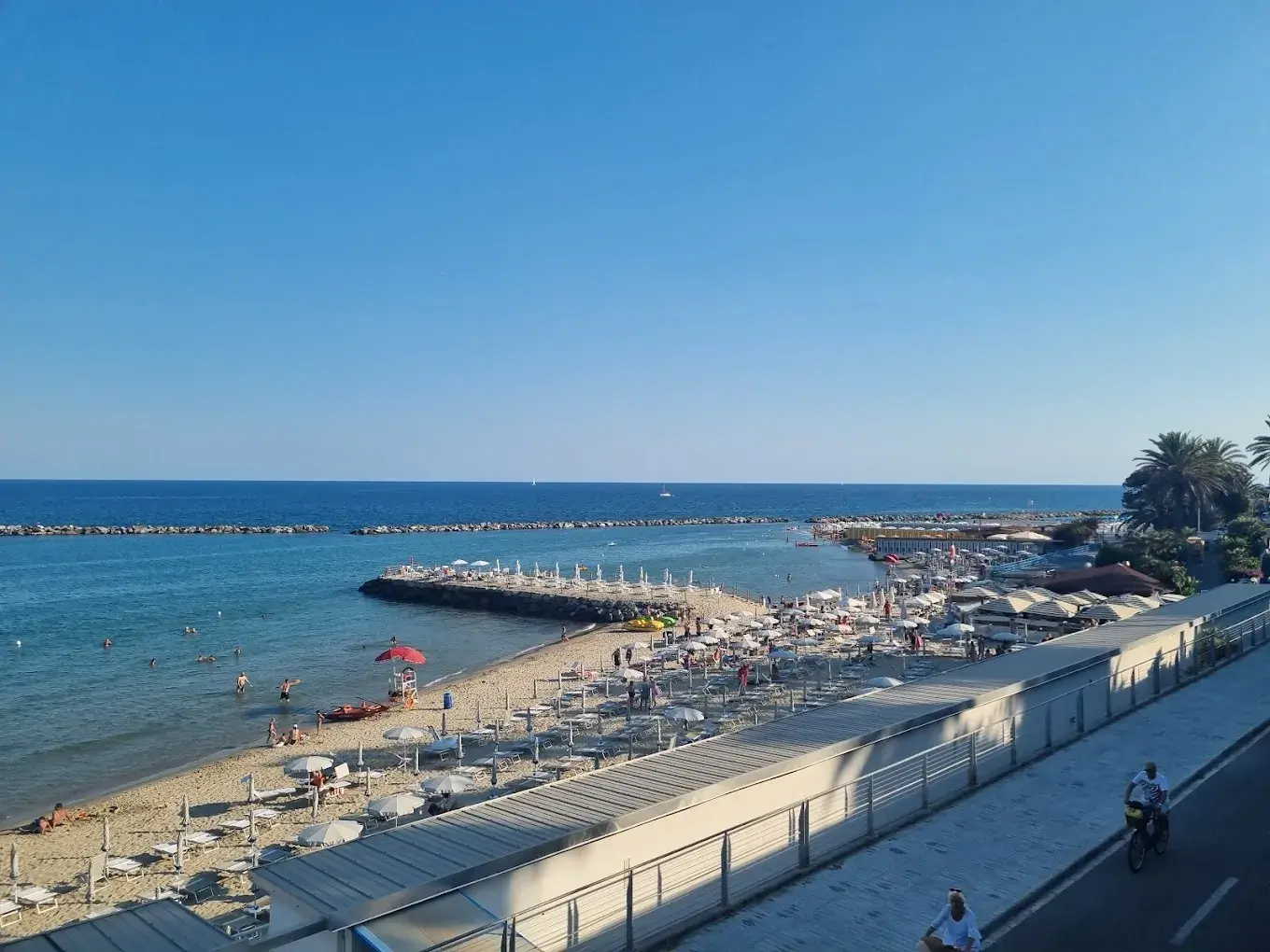 ENTRATA SPIAGGIA   BAGNI NETTUNO 